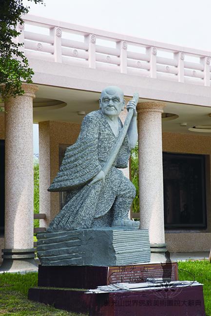 Fo Guang Shan Buddha Museum: Eighteen Arhats