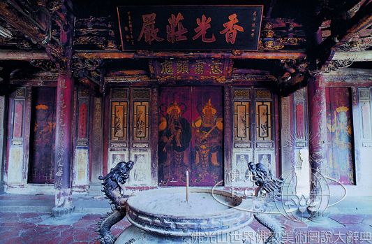 Longshan Temple: Dharma Protectors