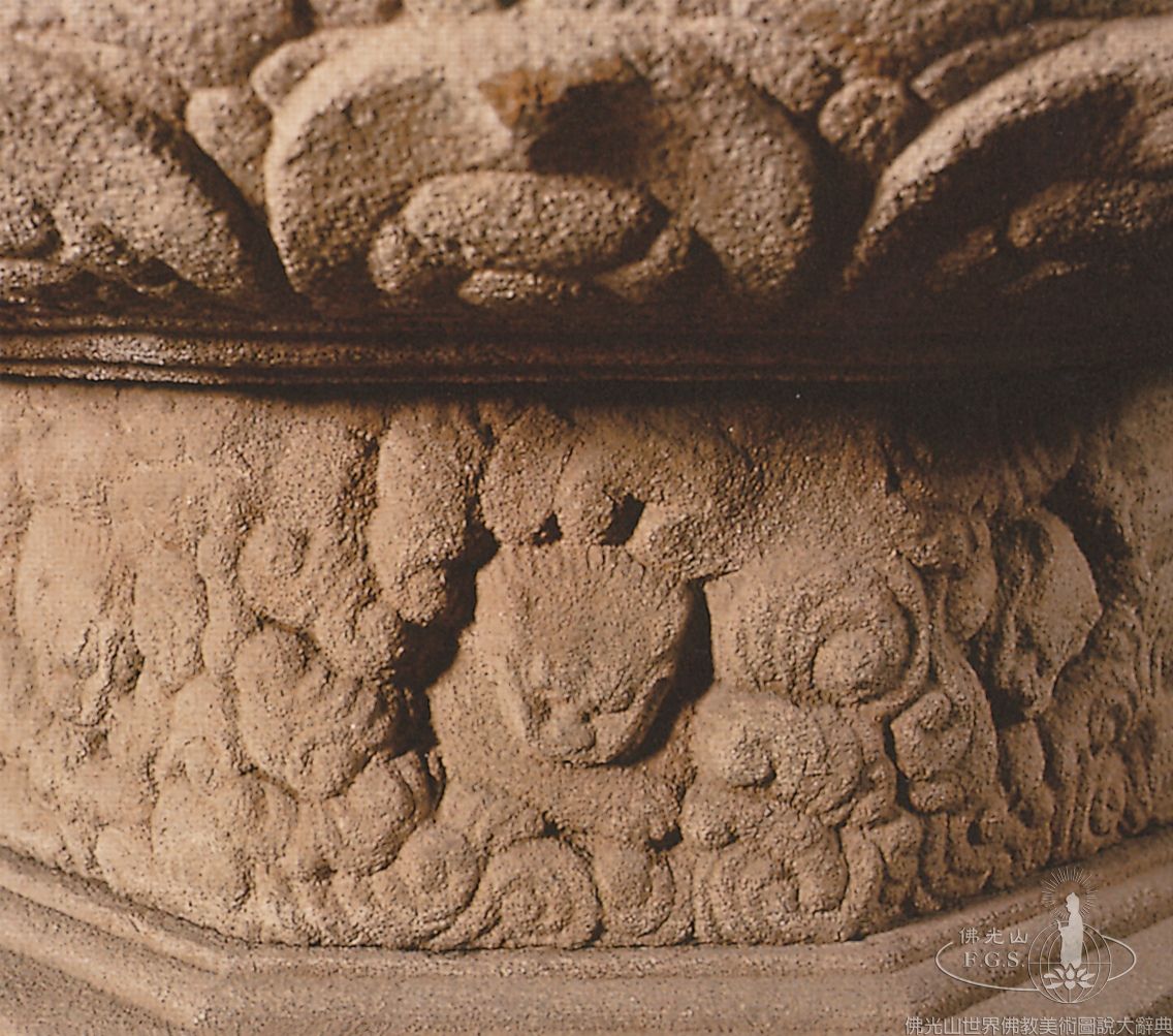 Gakyeonsa Temple Vairocana Hall: Vairocana Buddha