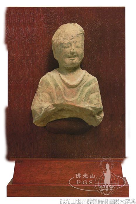 Deogsanmyeon: Seated Buddha and Standing Bodhisattva