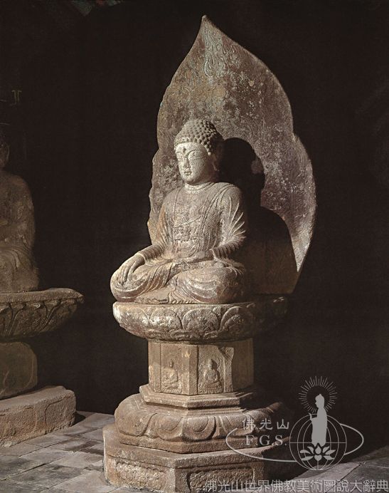 Cheongnyongsa Temple Great Hero Hall: Seated Buddha