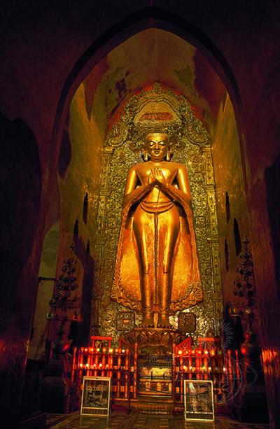 Ananda Temple: Buddhas of the Past and Present