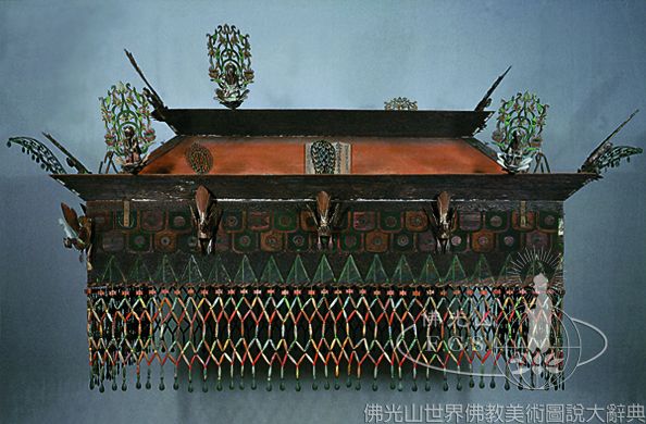 Horyuji Temple Golden Hall: Sakyamuni Buddha Triad