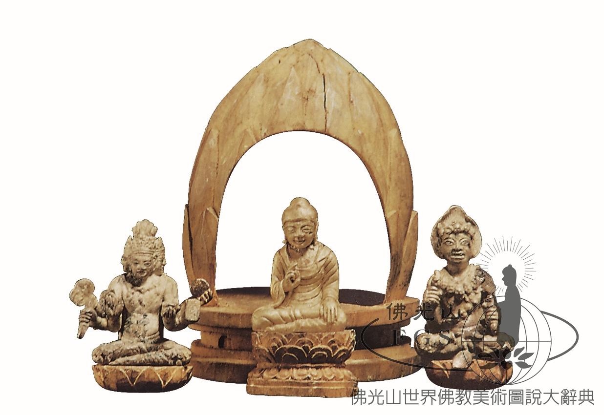 Chongsheng Temple Qianxun Pagoda: Vairocana Buddha Triad