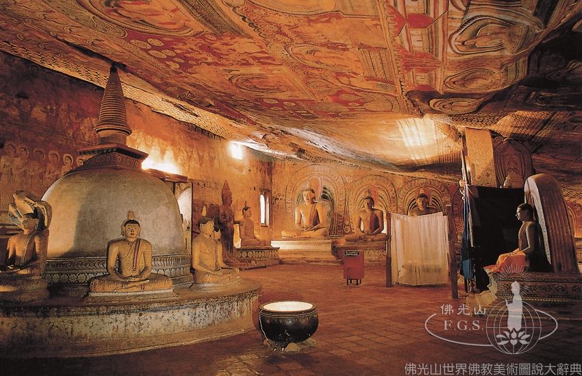 Dambulla Cave 2: Buddhas
