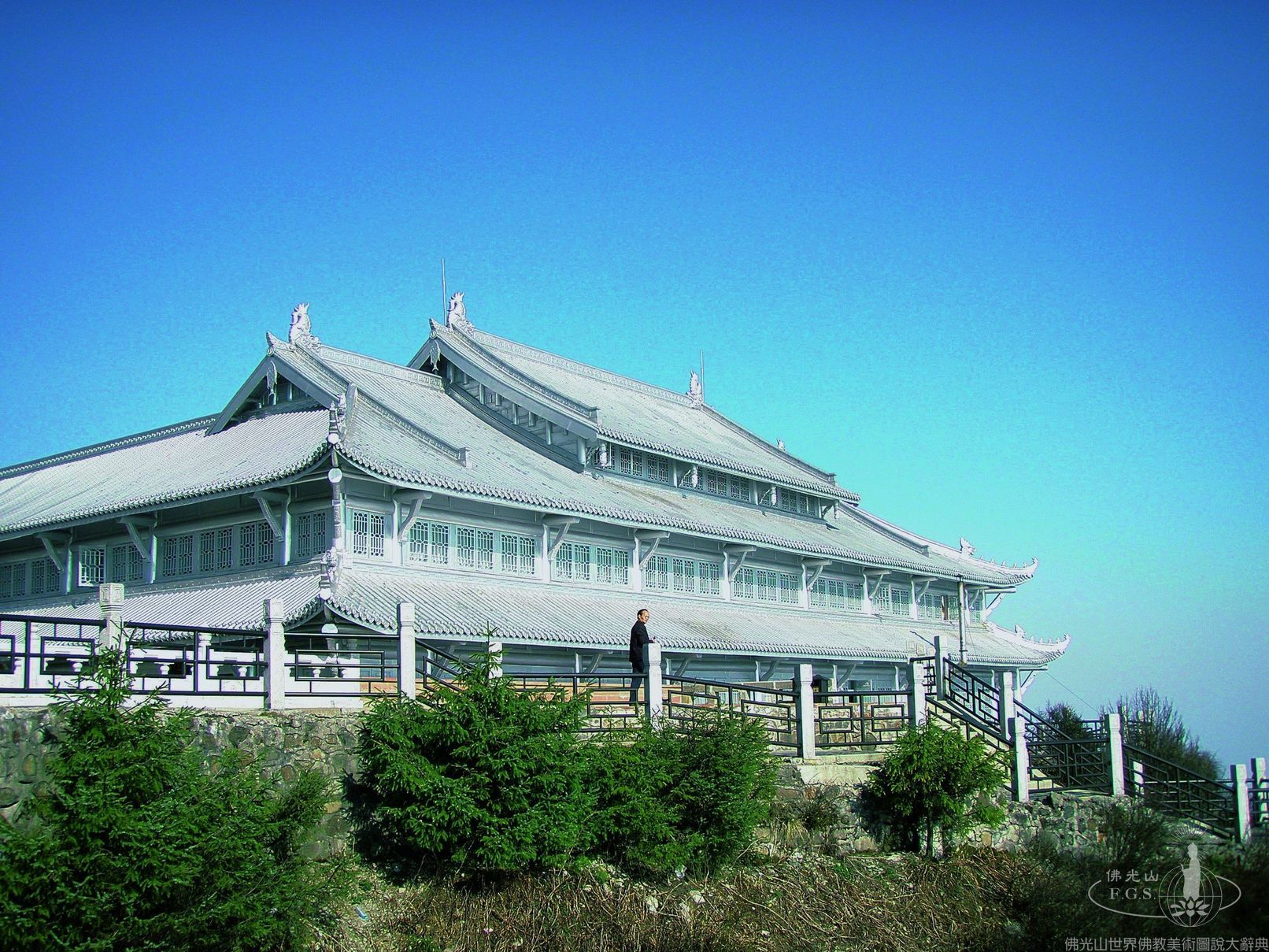 Emeishan Jinding Huazang Temple