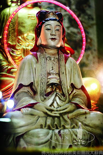 Putuoshan: Avalokitesvara in a White Robe