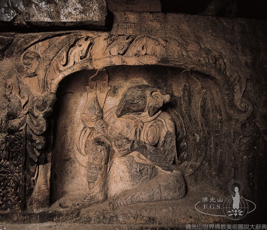 North Xiangtangshan Grotto 9: Deities