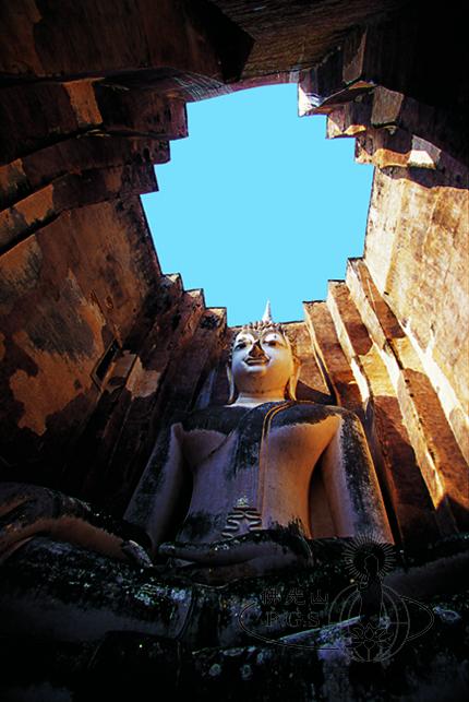 Wat Sri Chum: Phra Atchana