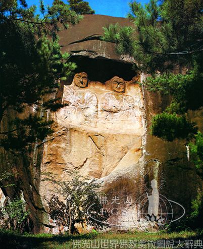 Wonpungri: Seated Buddhas
