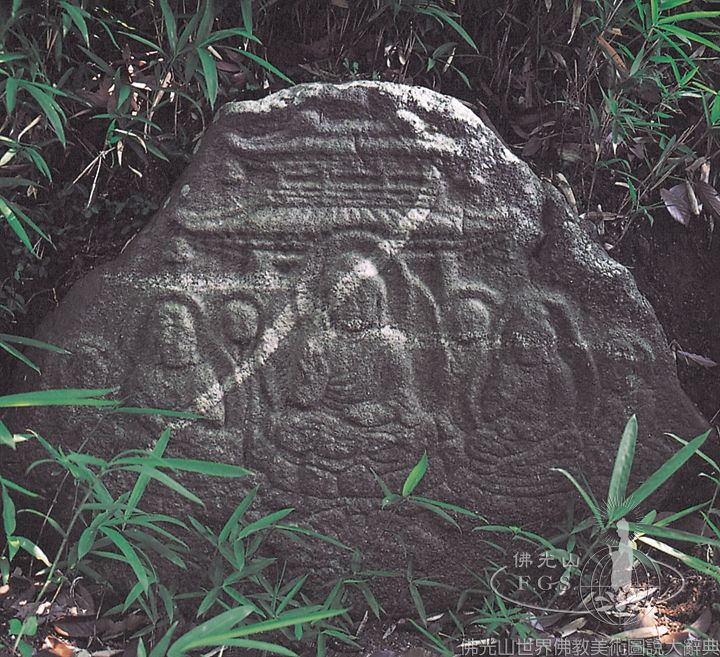 Zuto Stupa Sculptures