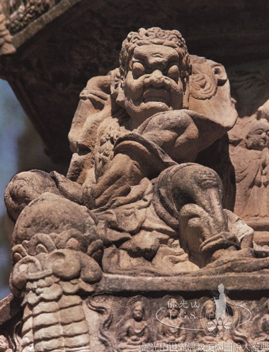 Dali Sutra Pillar Sculptures