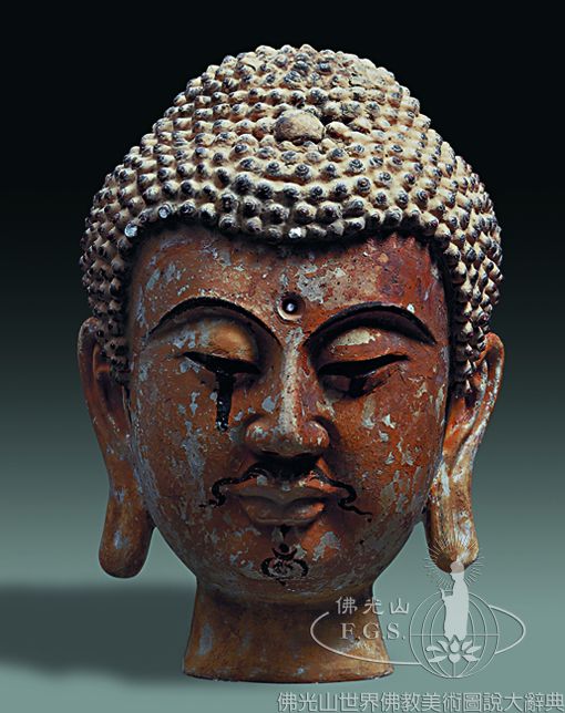 Hongfo Pagoda: Heads of the Buddha