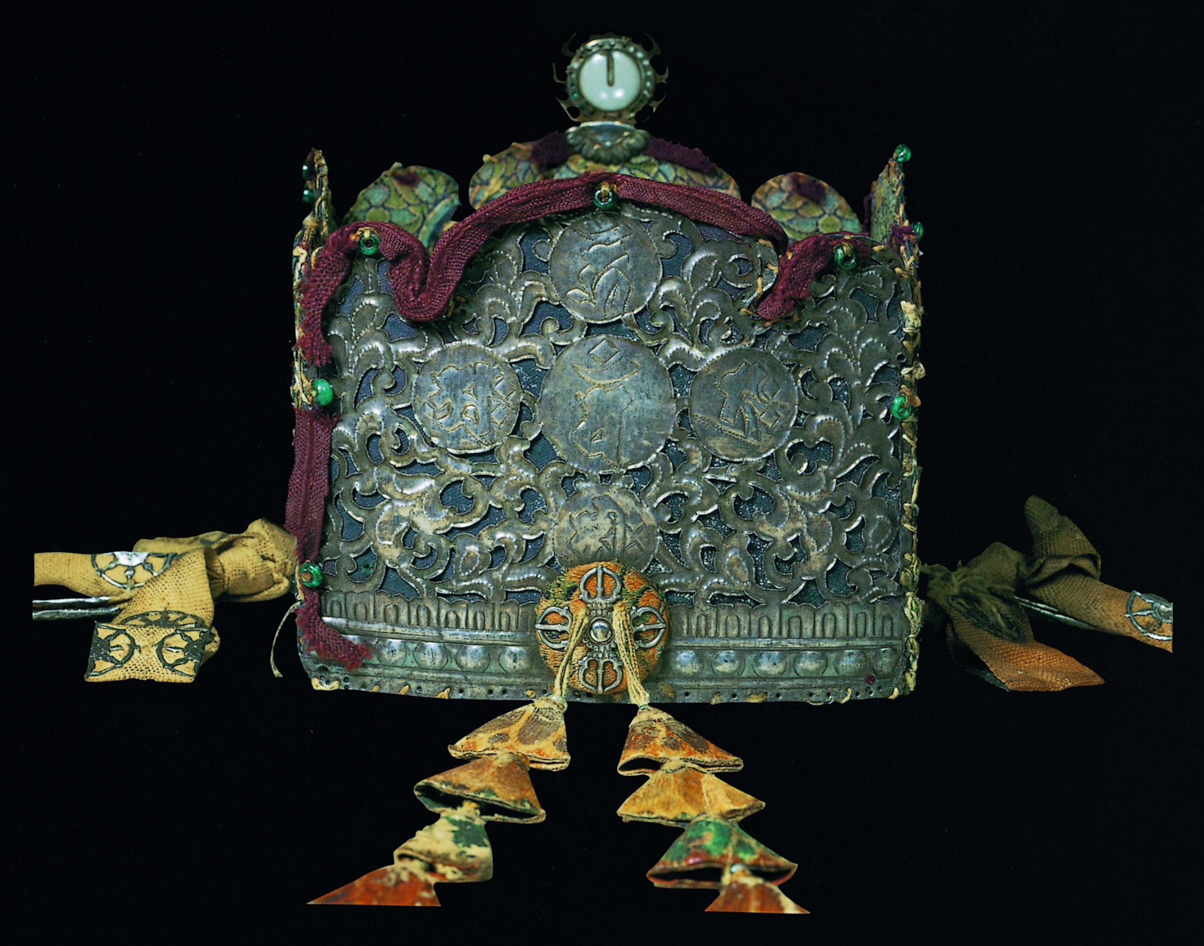 Ryokoin Temple: Ritual Canopy and Crowns