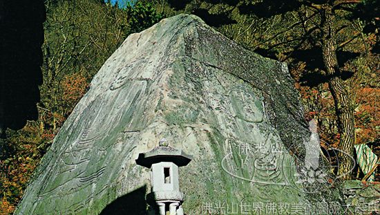 Donghwasa Temple Yeomburam Hermitage: Buddha and Bodhisattva