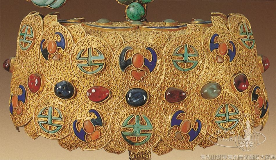 Qing Imperial Palace: Offering Instruments with the Seven Treasures of the Cakravartin