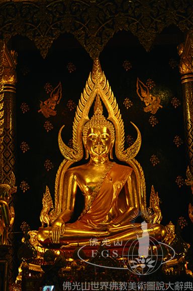 Wat Phra Sri Rattana Mahathat Main Hall: Phra Buddha Chinnarat