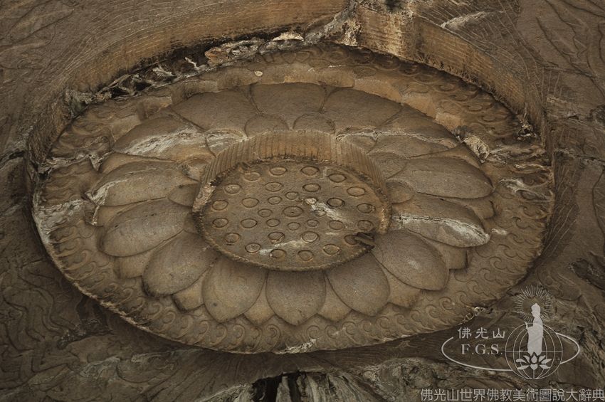 Longmen Grotto 712: Ceiling