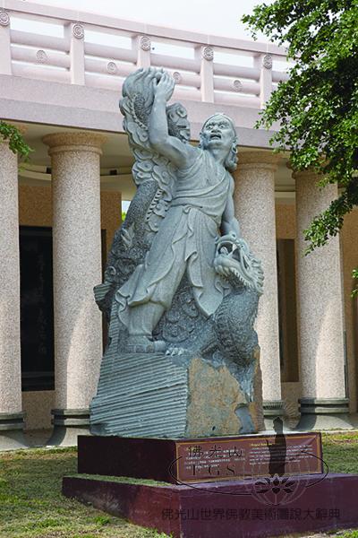 Fo Guang Shan Buddha Museum: Eighteen Arhats