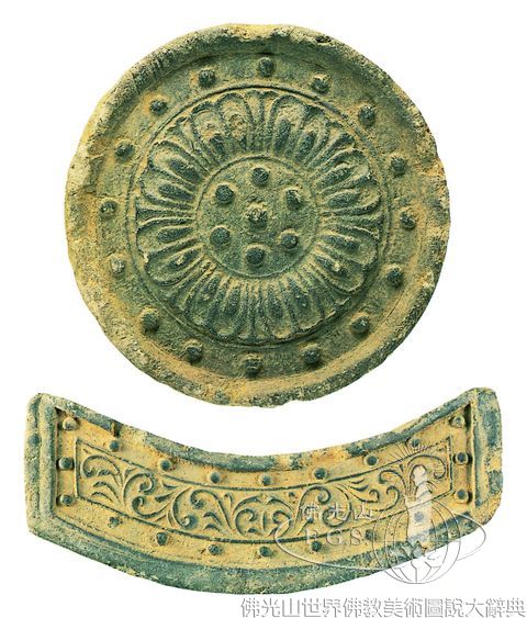 Todaiji Temple: Tile Caps and Drip Tiles