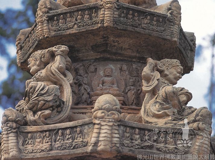 Dali Sutra Pillar Sculptures