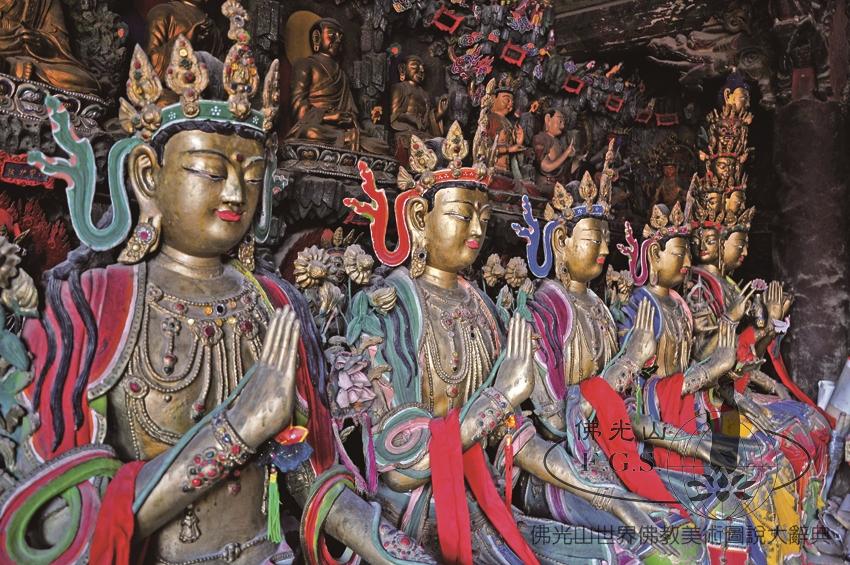 感恩寺大雄寶殿十一面觀音菩薩及菩薩像