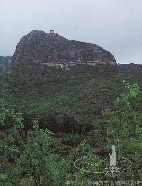 北響堂石窟遠景