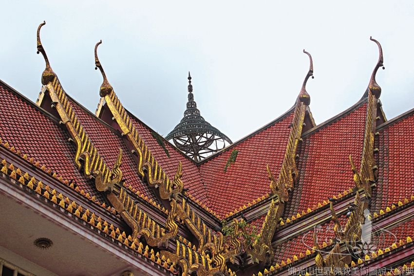 聖石寺戒堂屋頂
