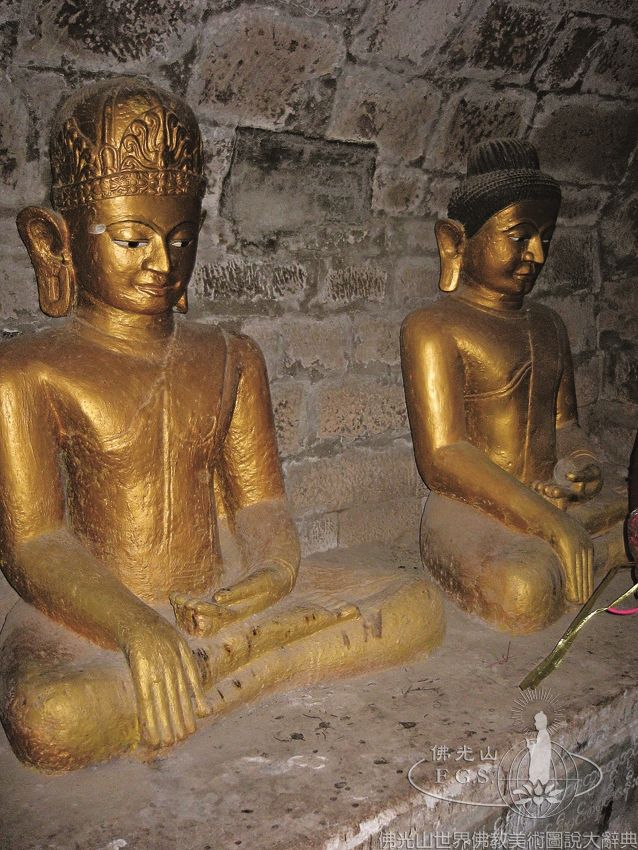 錫特航寺第一重迴廊佛坐像