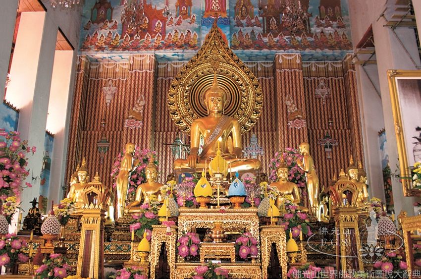 勝利寺戒堂內部