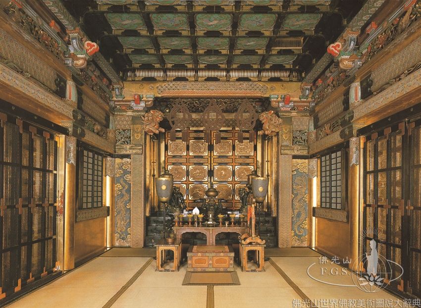 輪王寺大猷院靈廟相間內部