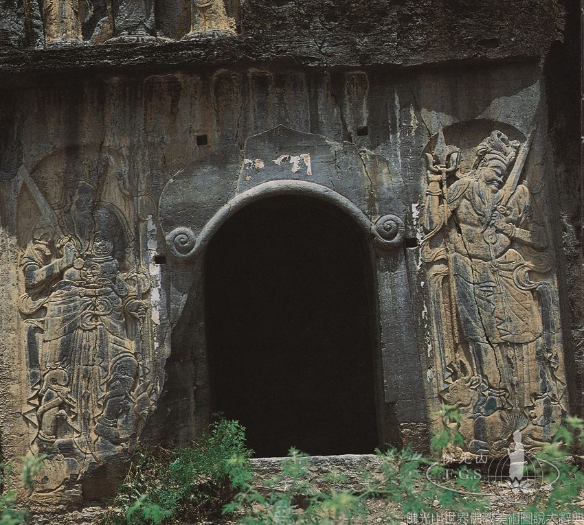 靈泉寺石窟大住聖窟窟門