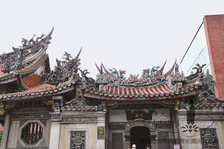 龍山寺前殿（局部）