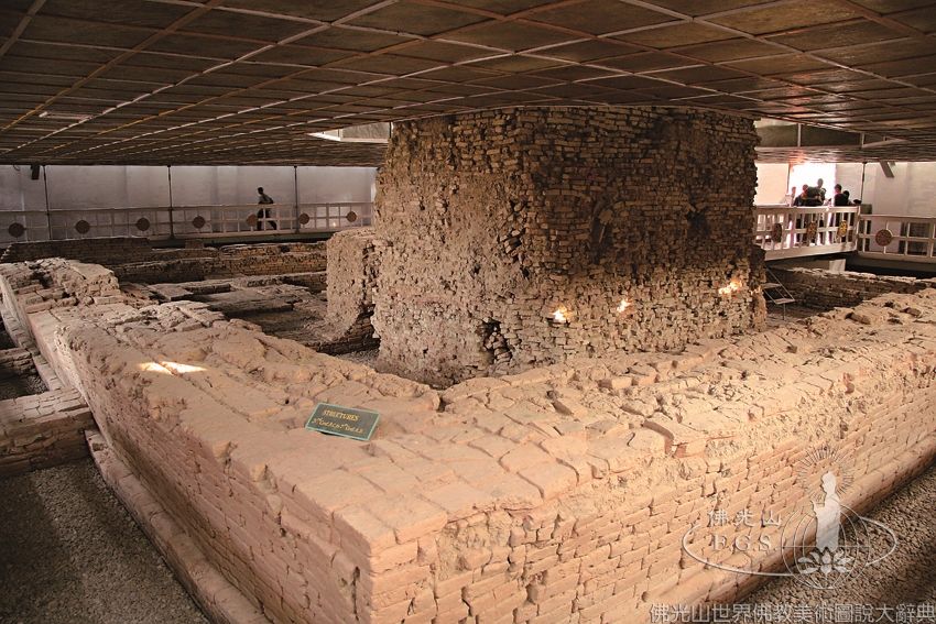 摩耶夫人寺僧院遺蹟基石