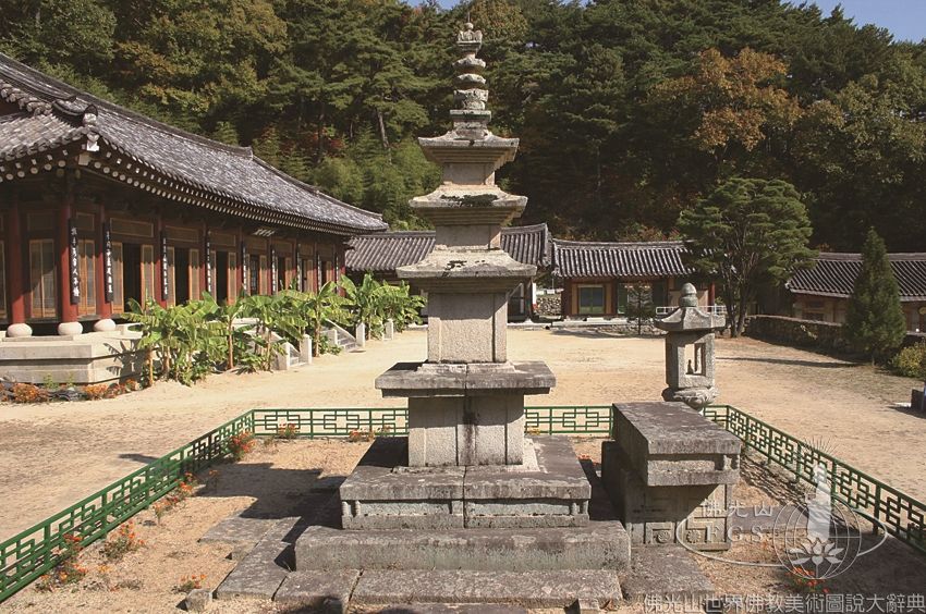 桐華寺金堂庵東三層石塔