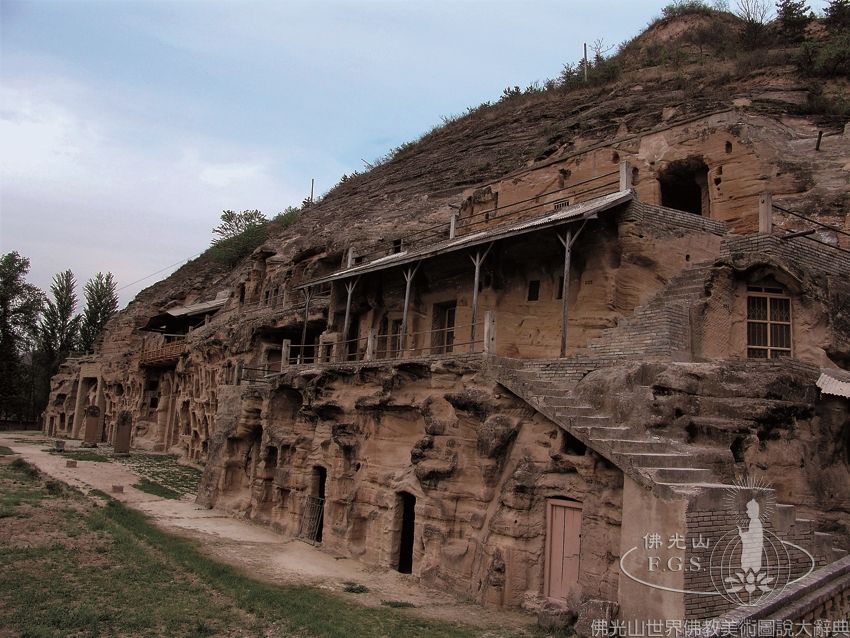 北石窟寺外景