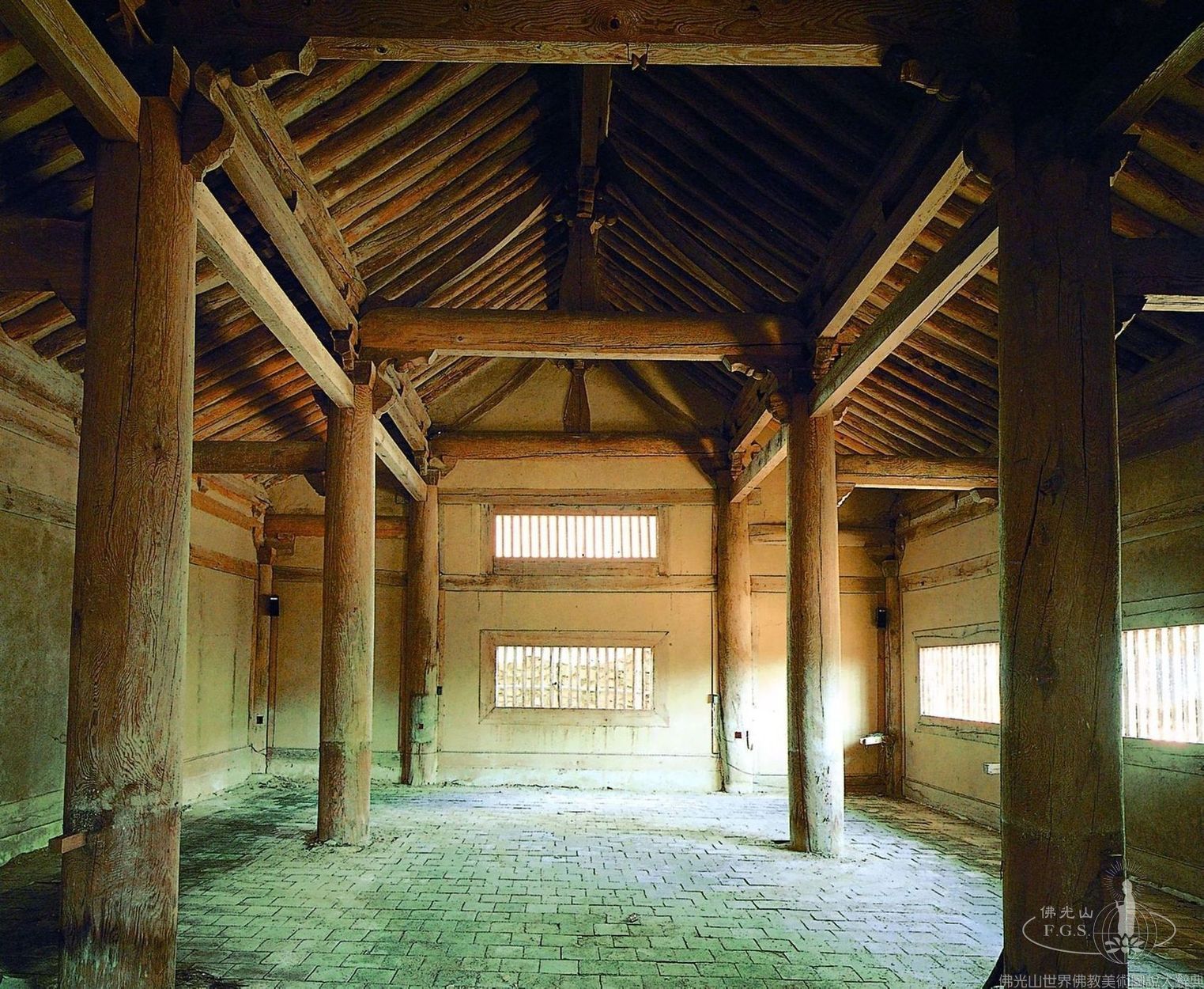 銀海寺居祖庵靈山殿內部